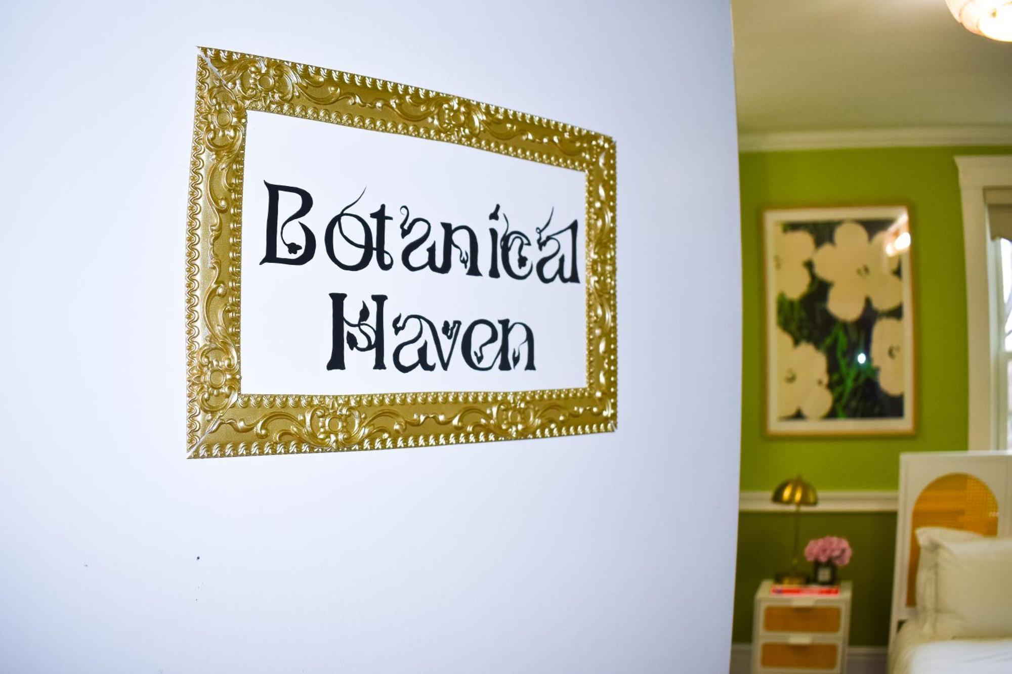 Chateau Botanical Haven * Connellsville