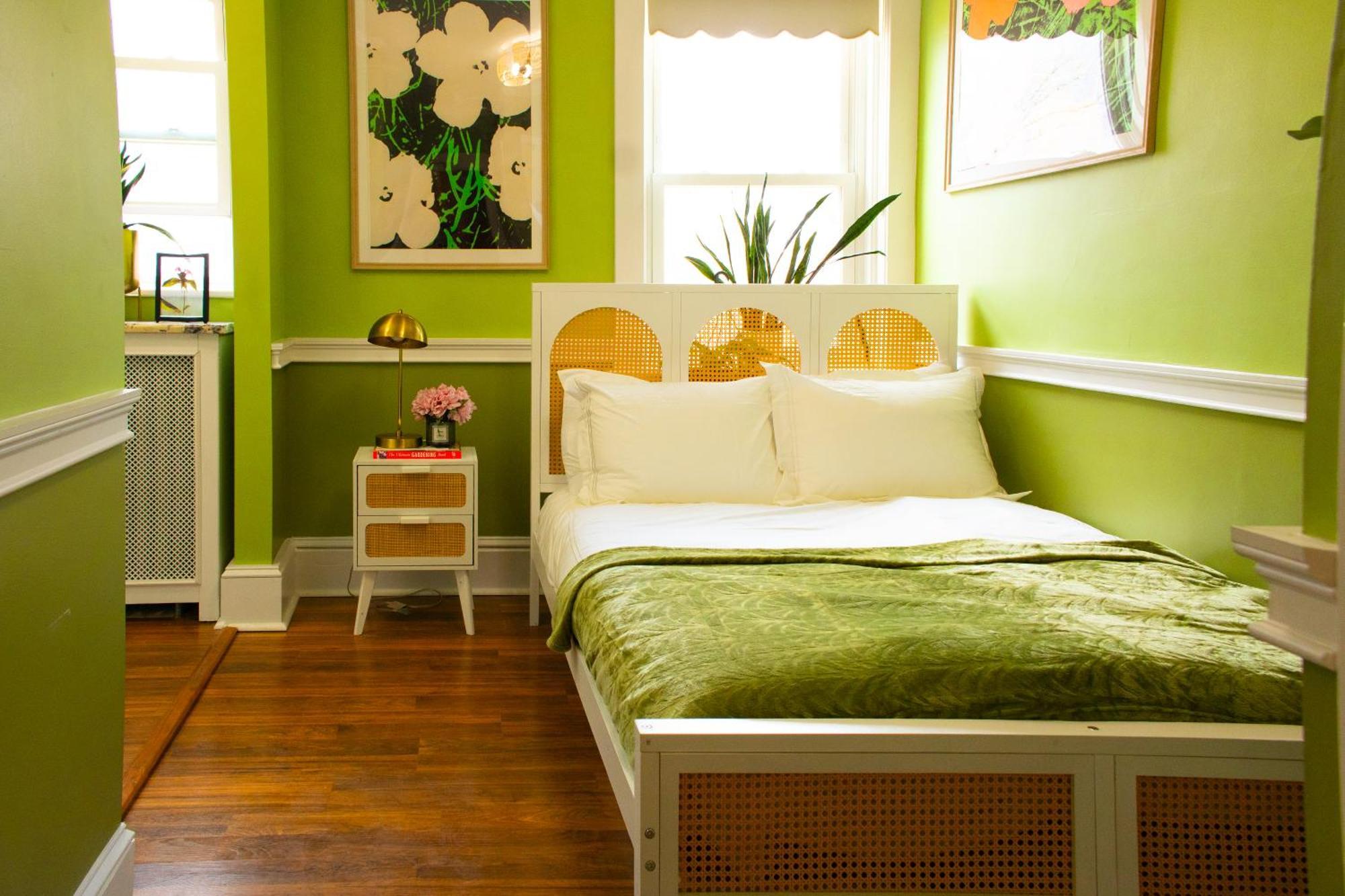 Chateau Botanical Haven Hotel Connellsville
