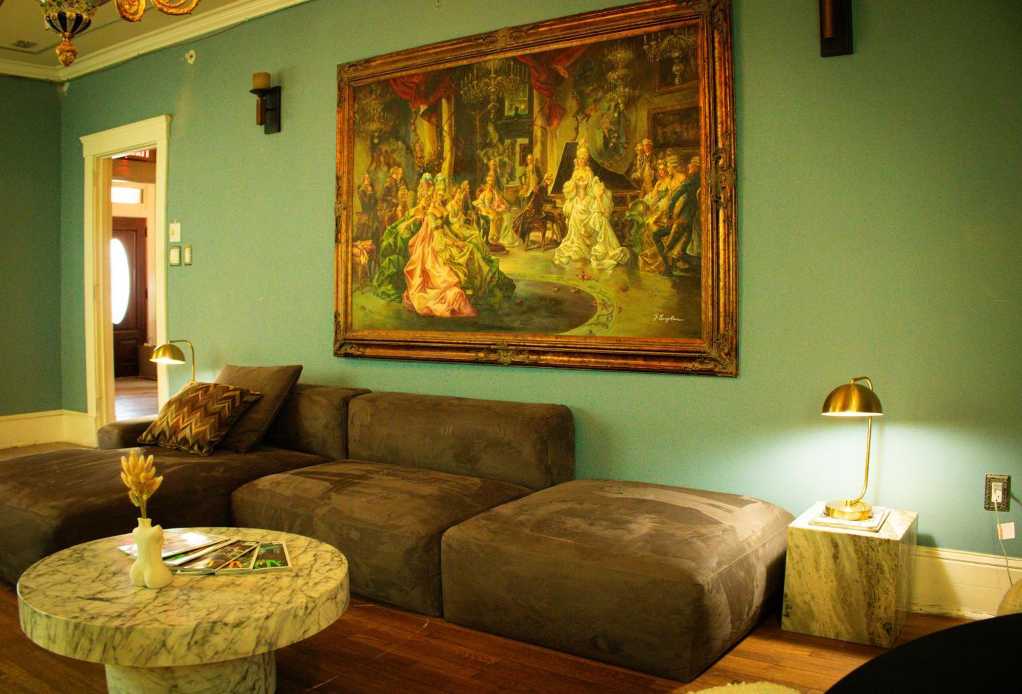Chateau Botanical Haven * Connellsville